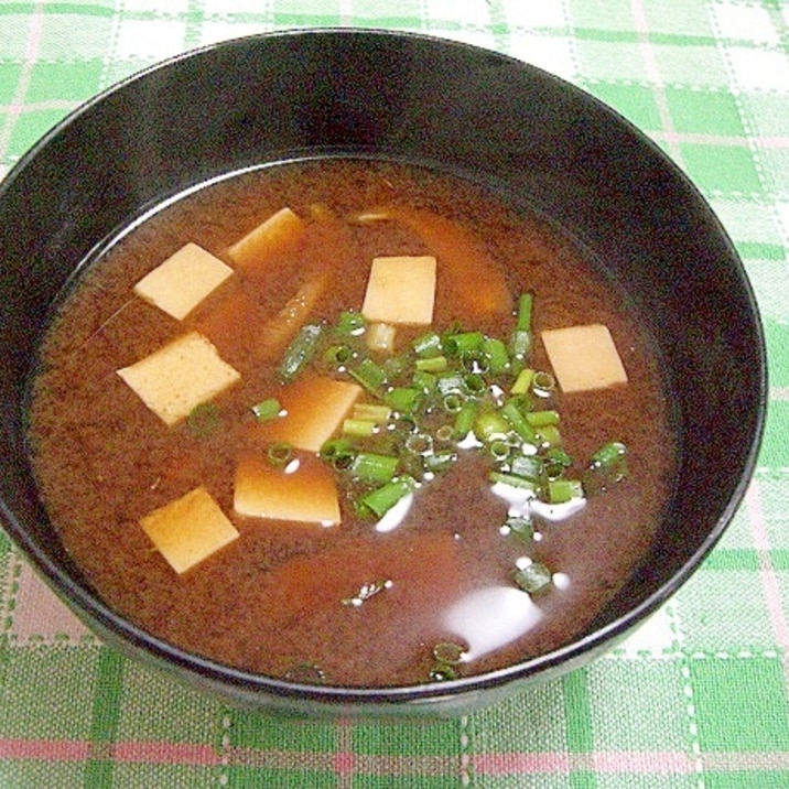 豆腐と椎茸のお味噌汁(赤だし)